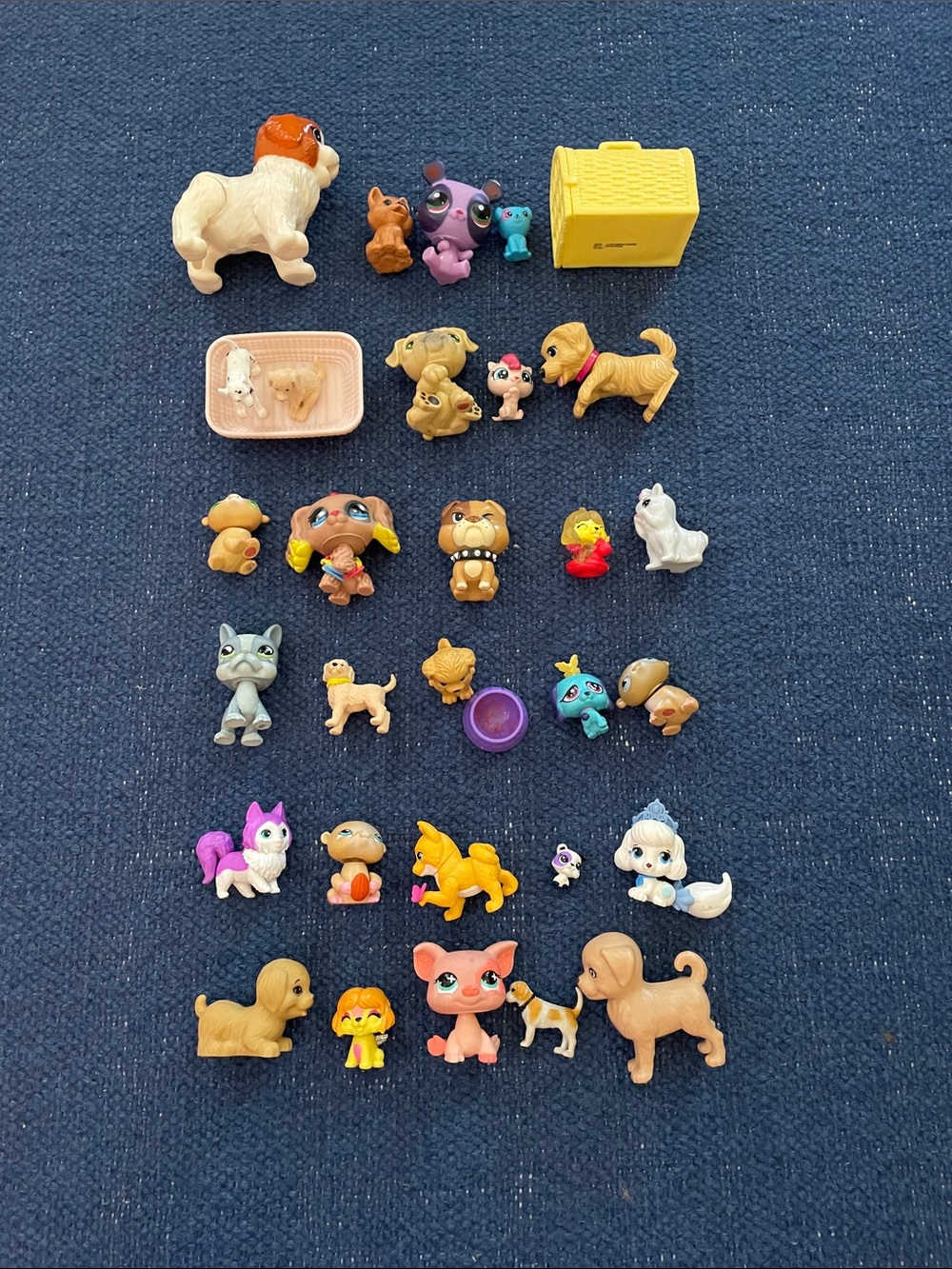 All about Dogs Assorted Small Pet Figures - Mixed Colors
